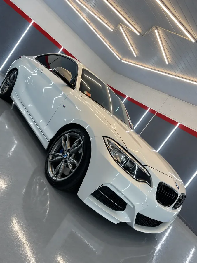 Convertible blanco terminado